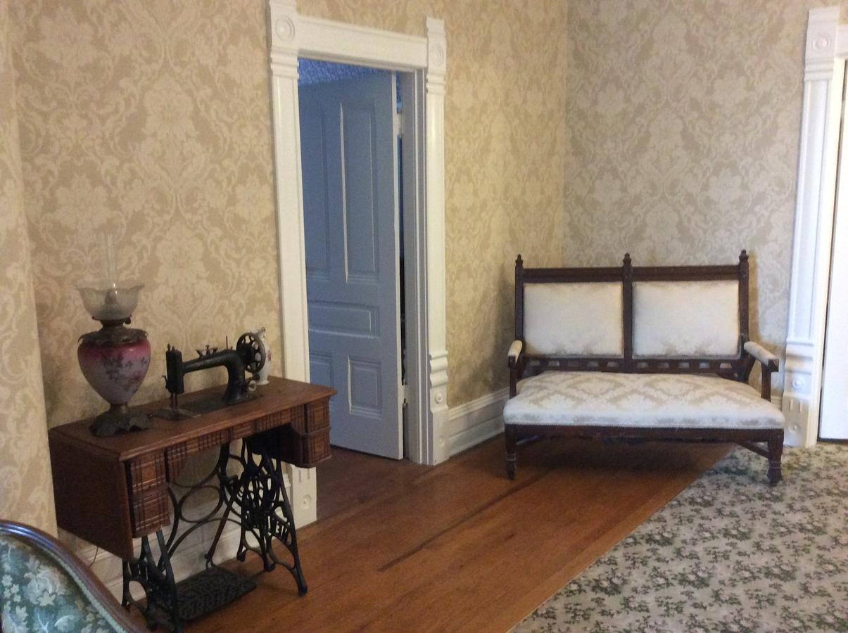 Grand Avenue Bed And Breakfast Cartago Exterior foto