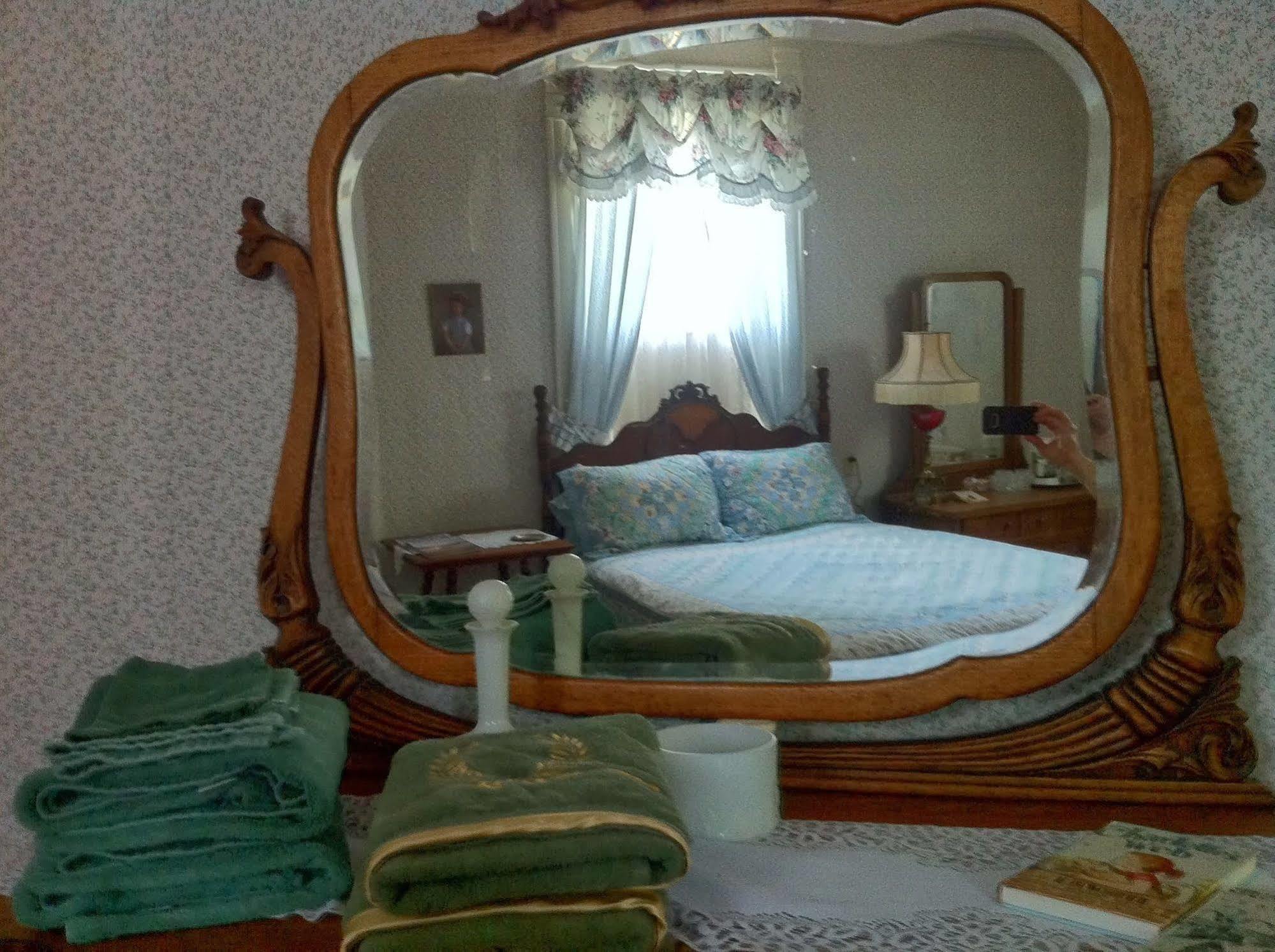 Grand Avenue Bed And Breakfast Cartago Exterior foto
