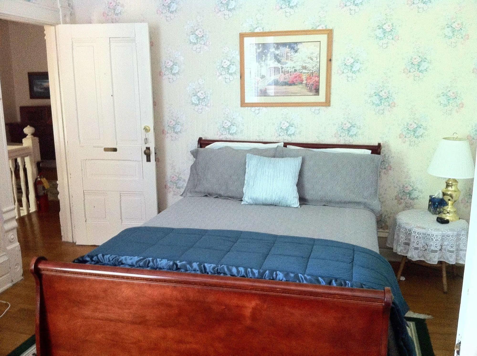 Grand Avenue Bed And Breakfast Cartago Exterior foto